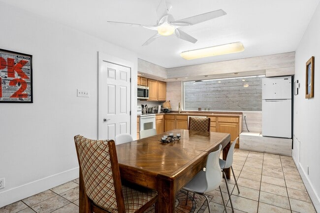 Building Photo - 215 Beauregard St