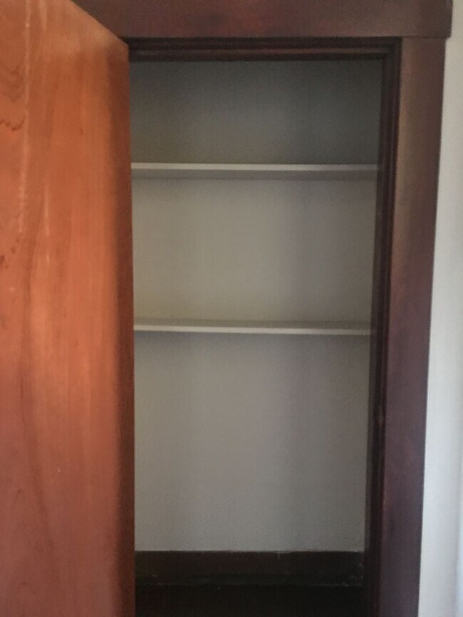 Building Photo - Spacious 3 Bedroom w/Covered Front Porch