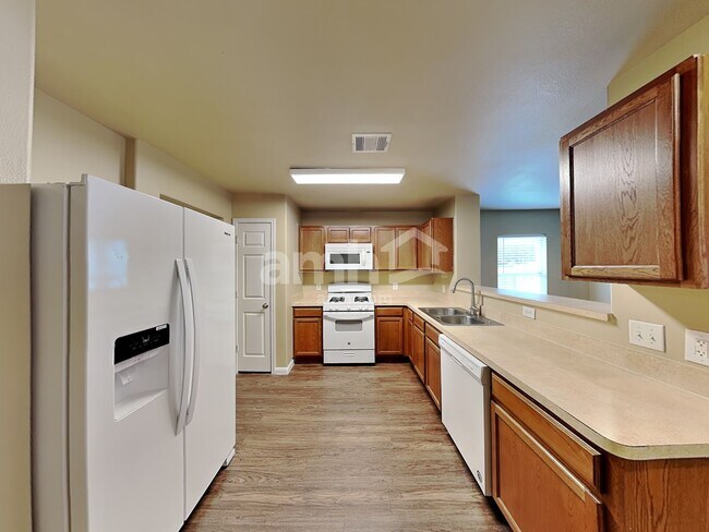 Building Photo - 3723 Holden Ct