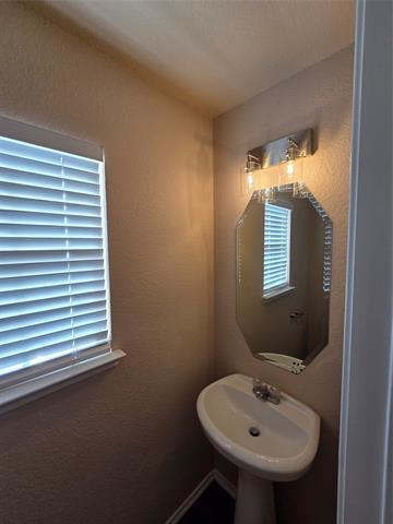 Building Photo - 7720 Labrador Dr