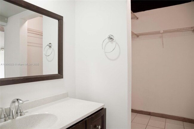 Building Photo - 19216 NE 25th Ave