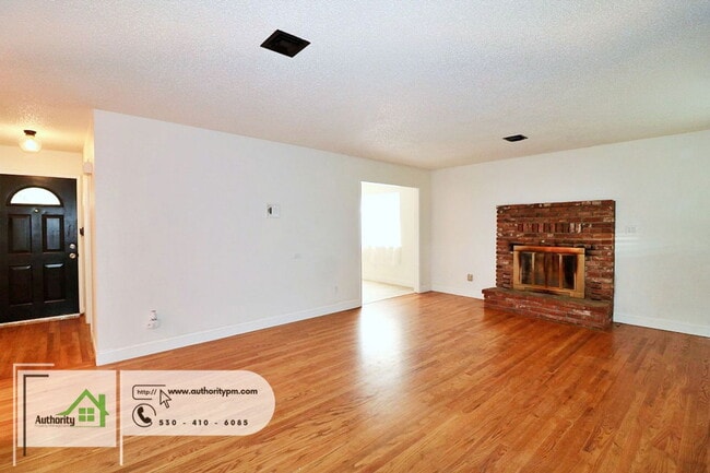 Building Photo - 845 Loma St