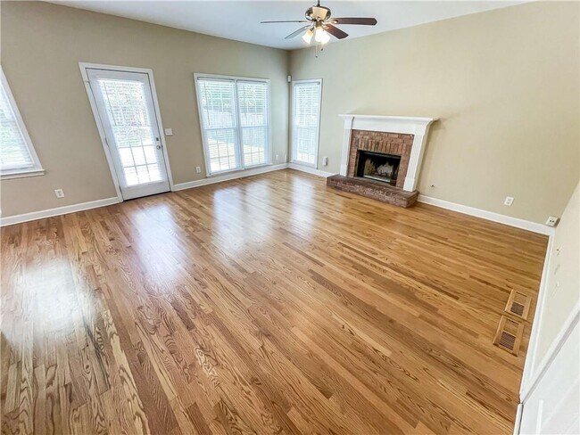 Building Photo - 1598 Brentwood Dr