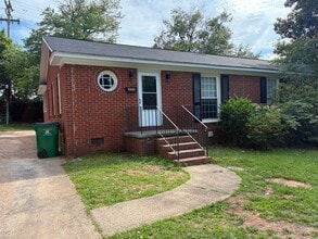 Building Photo - 4000 Winfield Dr