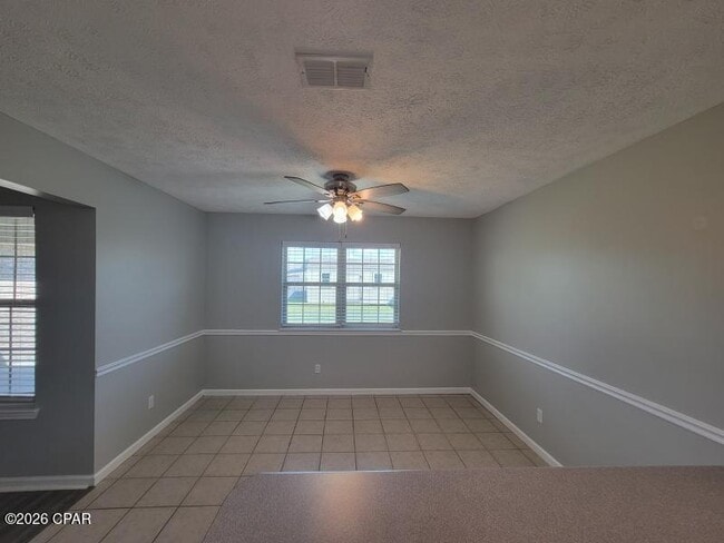 Building Photo - 2406 Maple Ct