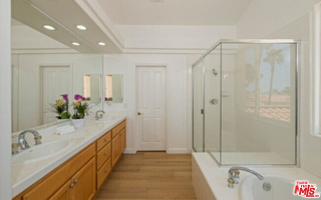 Building Photo - 6465 Zuma View Pl