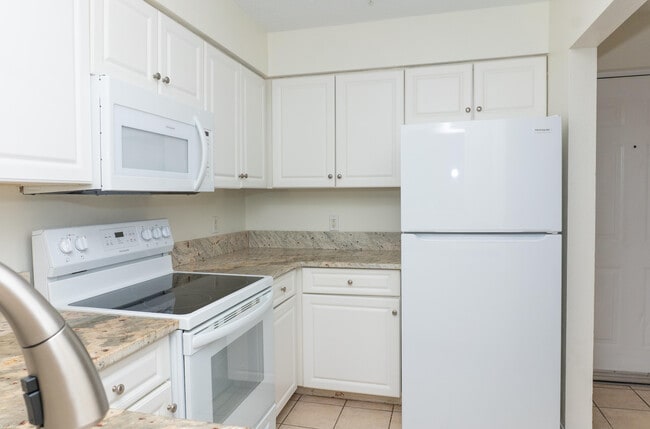 Building Photo - 4270 Calinda Ln