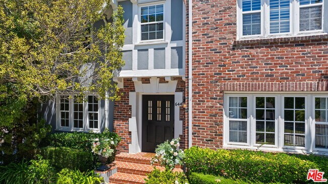 Building Photo - 644 N Cherokee Ave