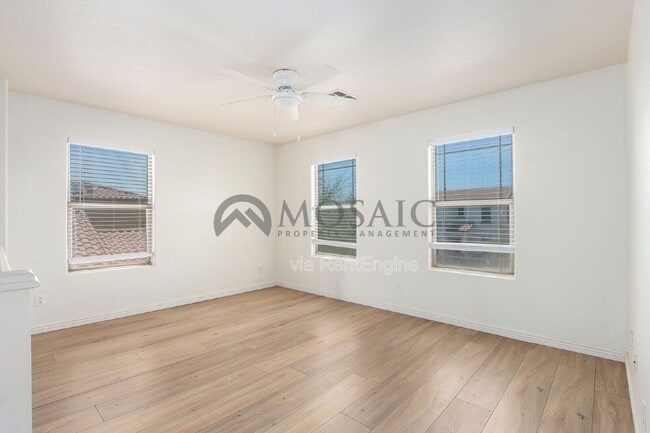 Building Photo - 44196 Askew Dr