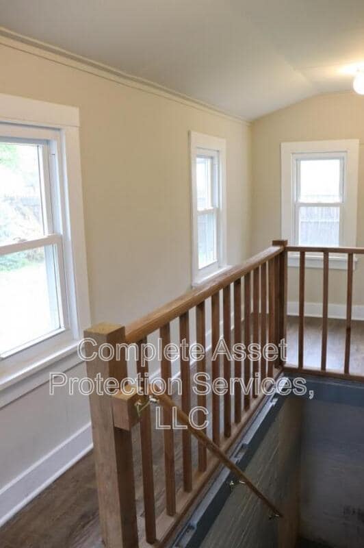 Building Photo - 105 Norton St