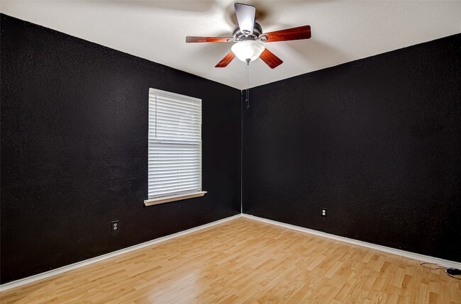 Building Photo - 120 N Flaxseed Ln