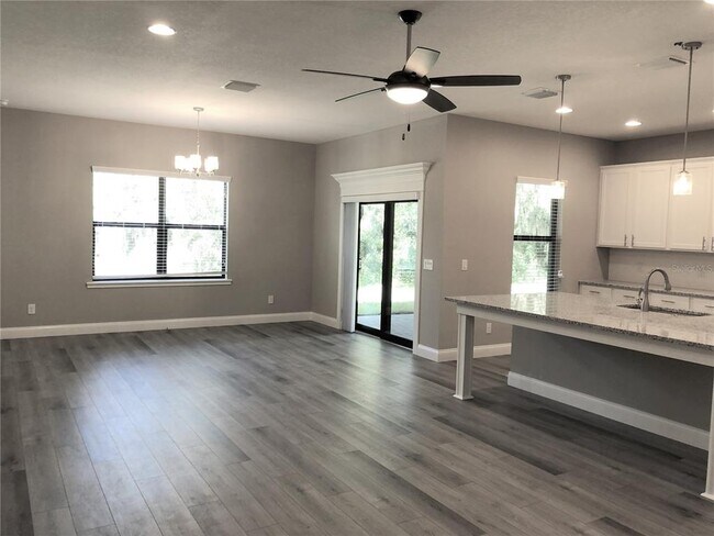 Building Photo - 957 Deming Dr