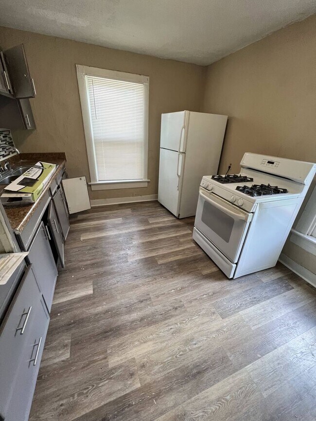 Building Photo - Indiana Ave. 46-48