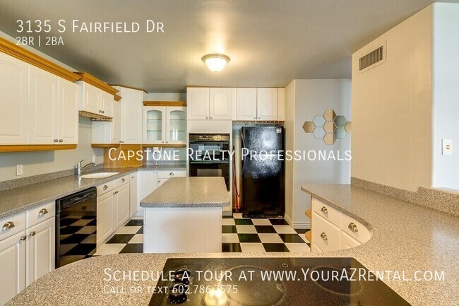 Building Photo - 3135 S Fairfield Dr