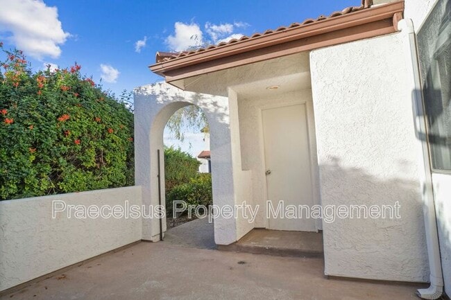 Building Photo - 1535 Apache Dr