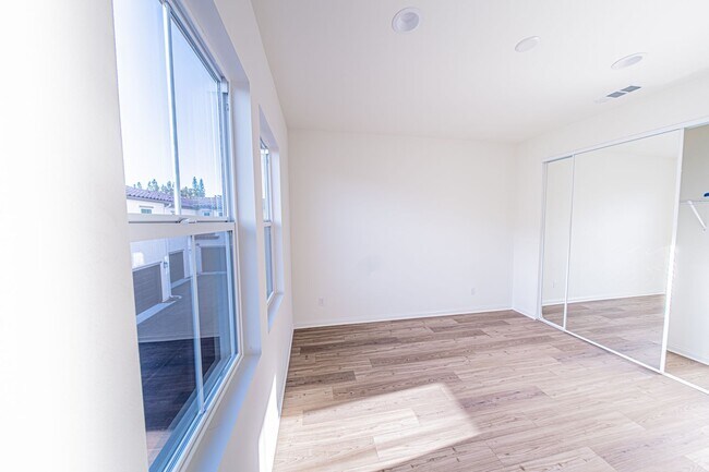 Building Photo - Brand New 3 Bedroom