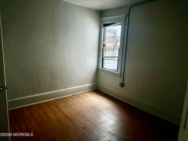 Building Photo - 56 Main St