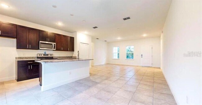 Building Photo - 2601 SW 175 Loop