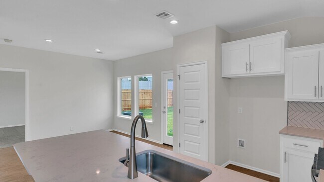 Building Photo - 3 Bed | 2 Bath in Owasso!