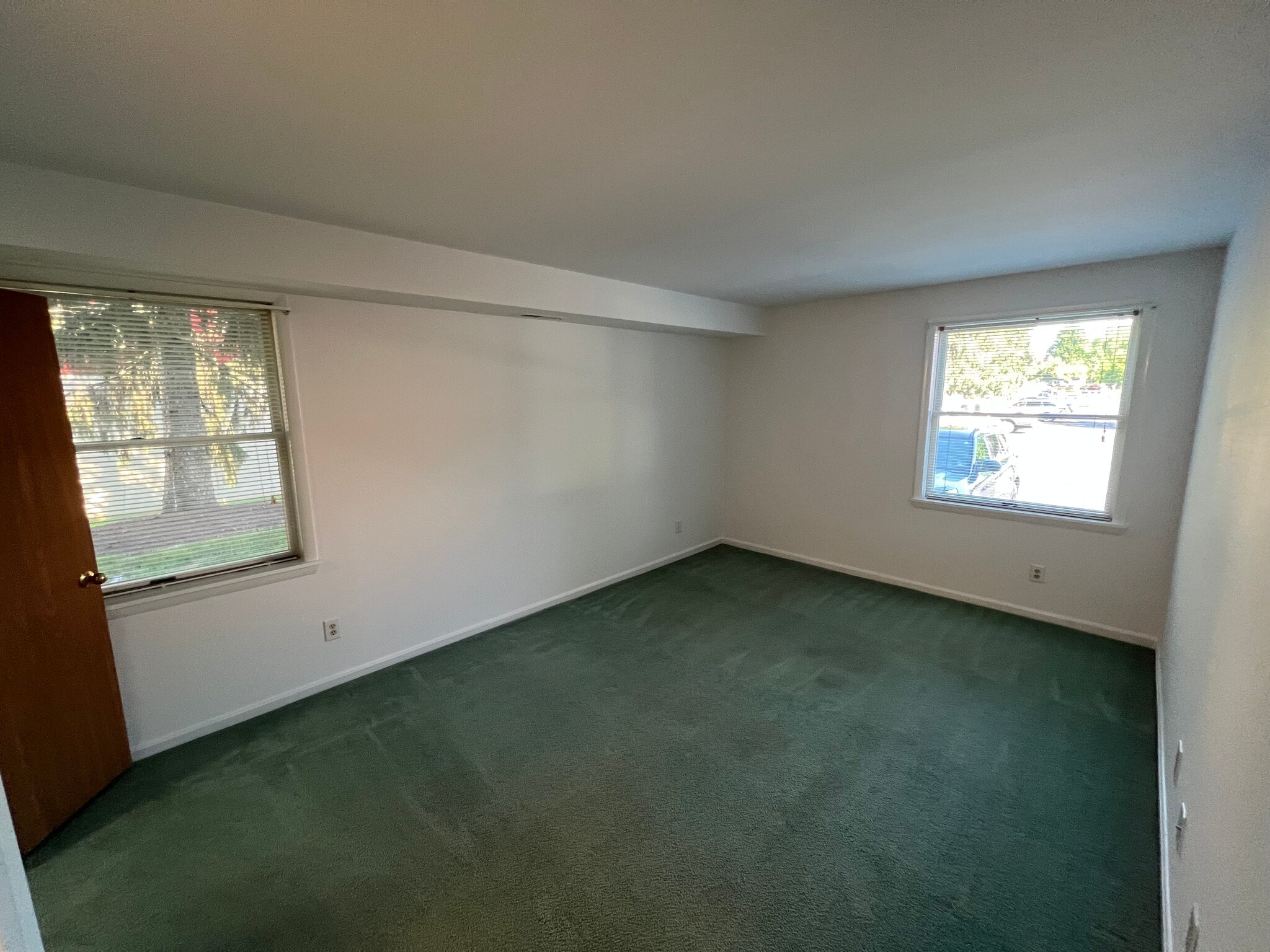 Building Photo - 500 Chapel Ct