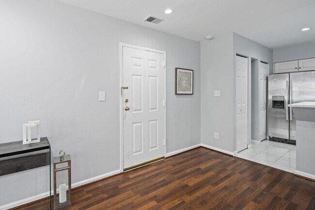 Building Photo - 3151 Covewood Ct