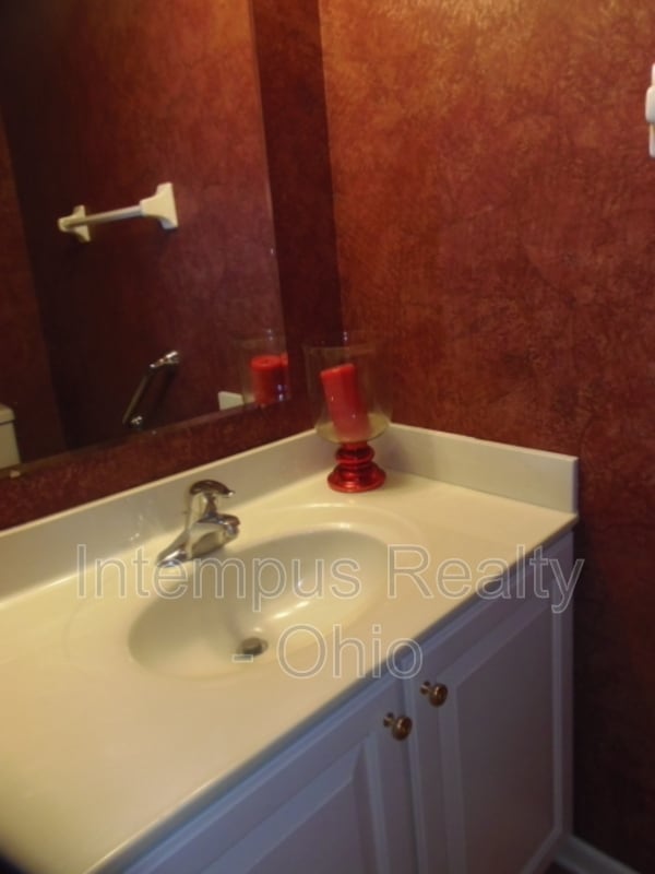 Building Photo - 516 Ironhorse Dr