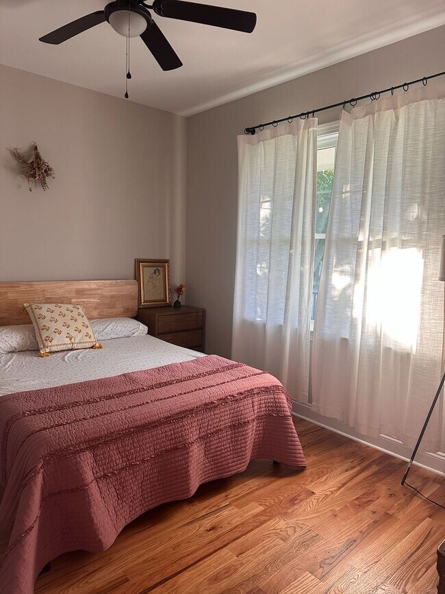 Building Photo - Gorgeous, Home in Rocketts Landing: Available NOW!