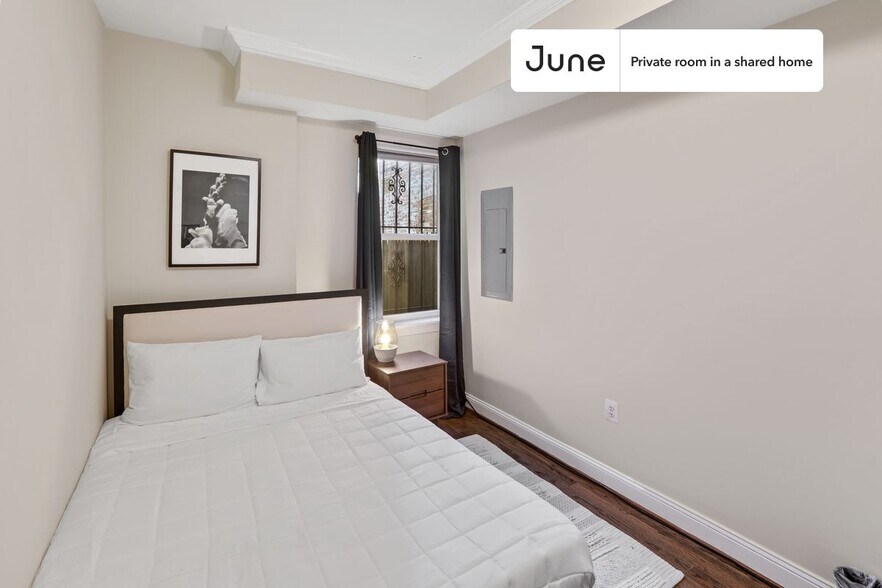 Primary Photo - Room in Shared 3 bed/2.5 bath home