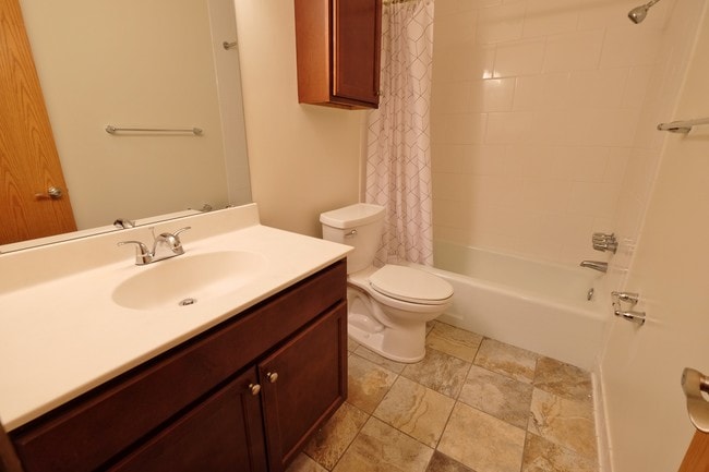 1 Bedroom - Dupont Ave Apartments | 3513