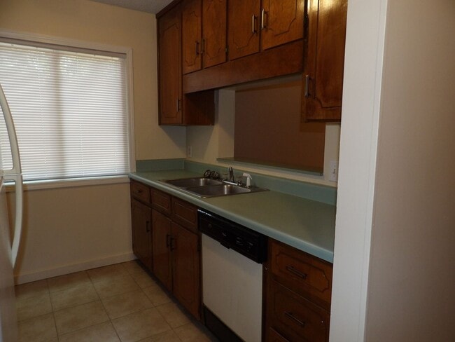 Building Photo - Candlebrook Townhomes, Enterprise, AL