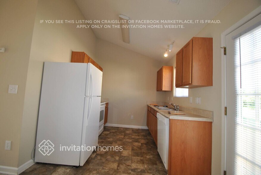 Building Photo - 3789 Foxton Dr
