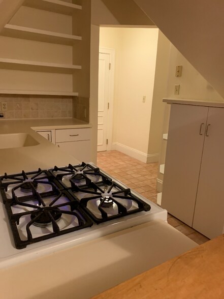 Building Photo - 252 Wayland Ave