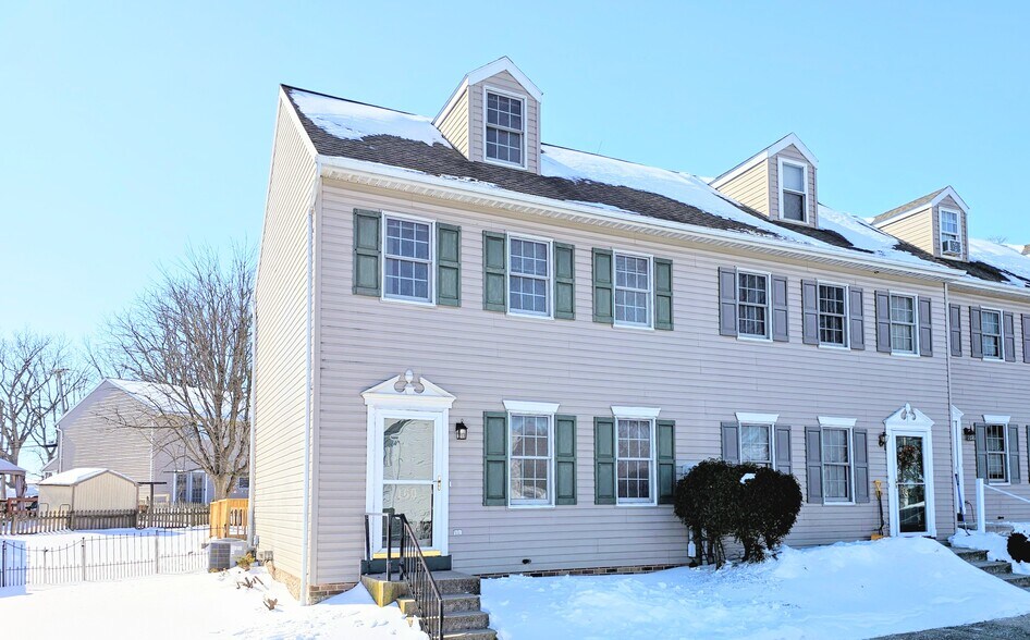 Building Photo - 160 Northwood Ct