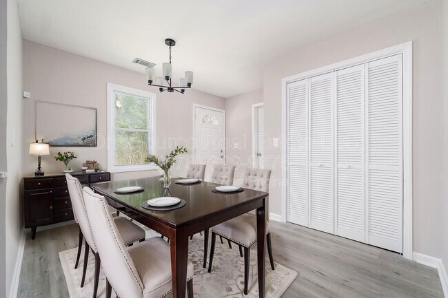 Building Photo - 665 S Eugenia Pl NW