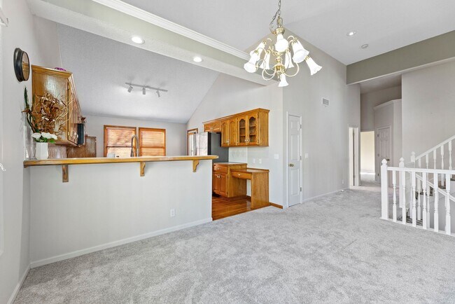 Building Photo - Four Bedroom Home Available in Overland Park