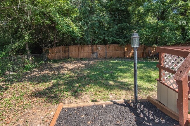 Building Photo - 8819 North Ave