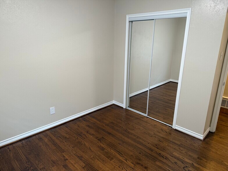 Building Photo - 8547 Stillwater Dr