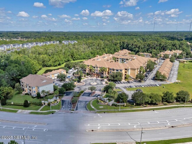 Building Photo - 8539 Gate Pkwy W