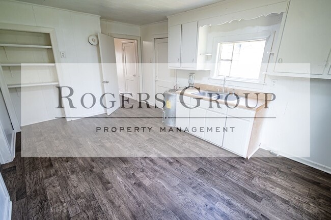 Building Photo - 619 Epsom Rd