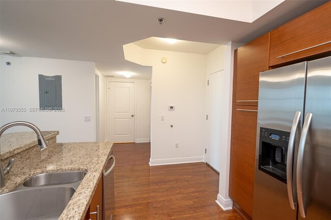 Building Photo - 2641 N Flamingo Rd