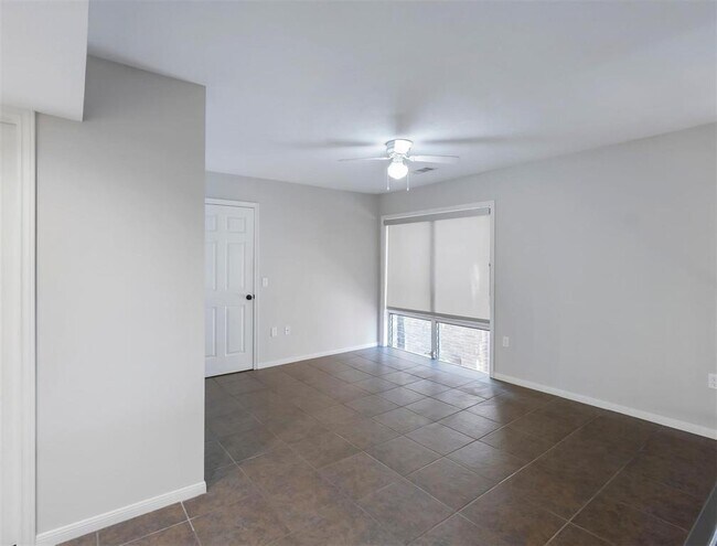 Building Photo - 8211 Katy Fwy