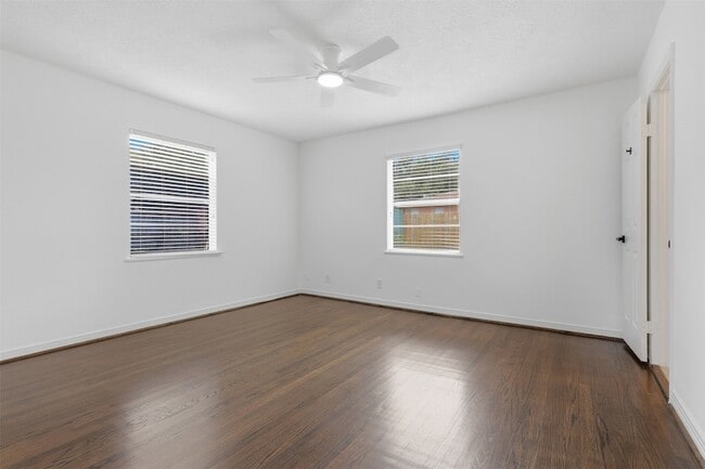 Building Photo - 10033 Whiteside Ln