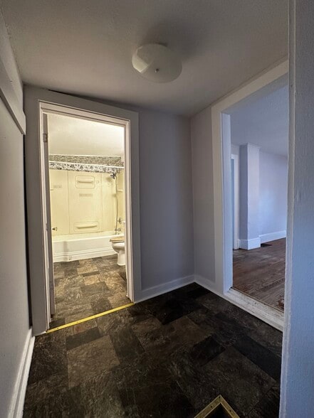 Building Photo - 305 S Western Ave