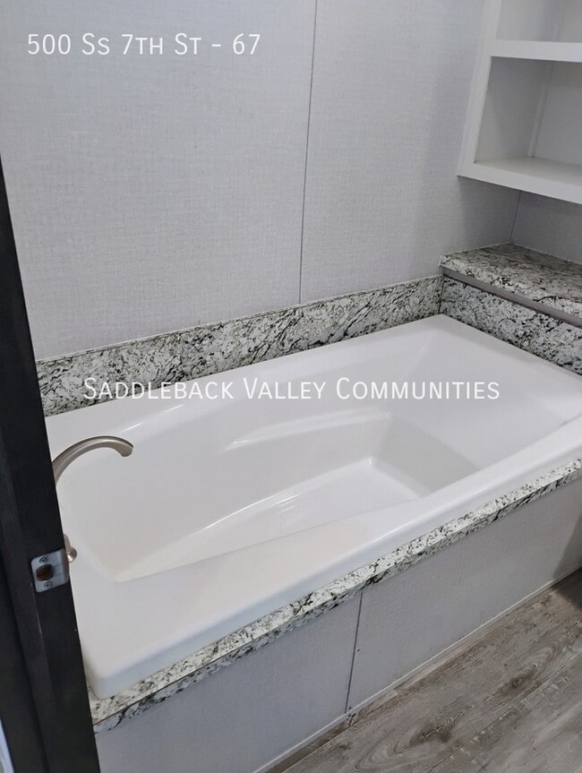 Building Photo - 500 S 7th St