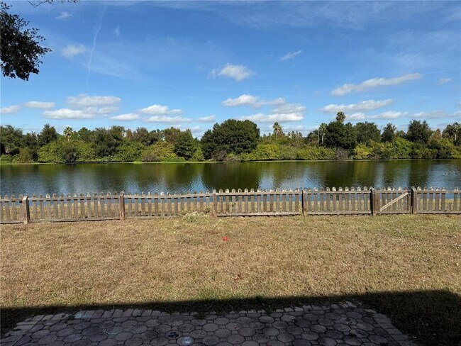 Building Photo - 728 Burlwood St