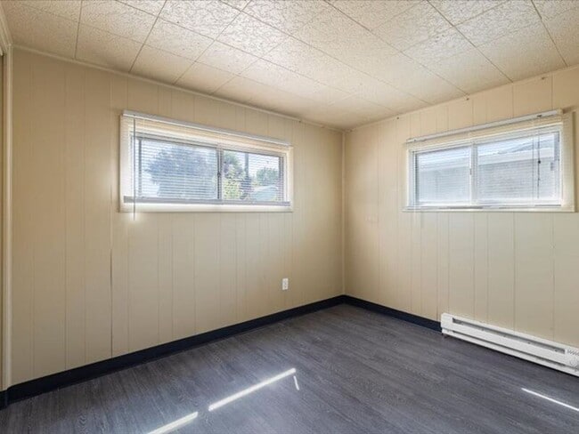 Building Photo - 910 Winslow Ave