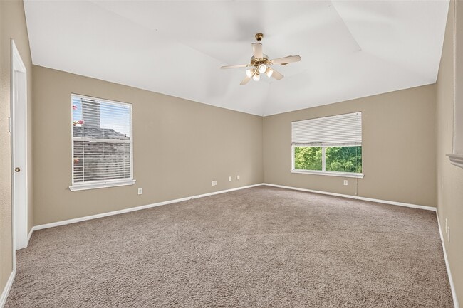 Building Photo - 2710 Five Oaks Dr