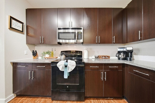 Building Photo - 1700 W Cleveland St