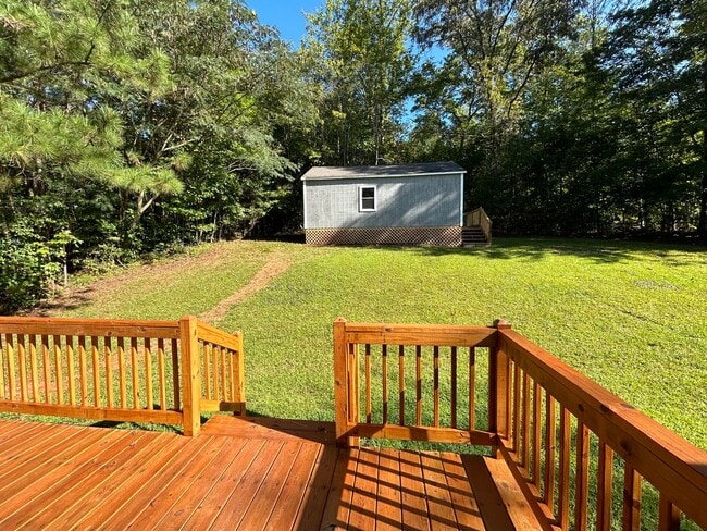 Building Photo - **ASK HOW YOU CAN MOVE IN WITH NO SECURITY DEPOSIT**8546 East Union Hill Rd: Ranch Home with 16x2...