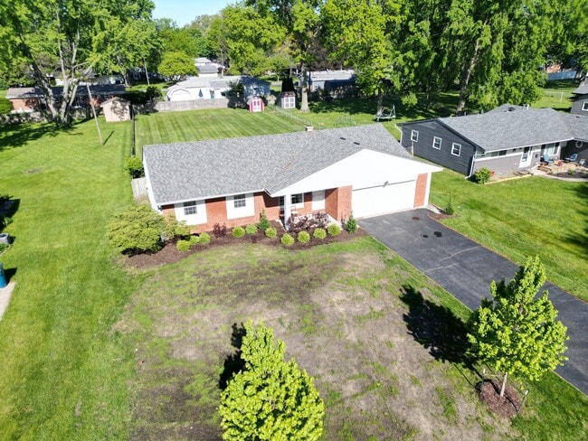Building Photo - 5247 Silvertown Dr